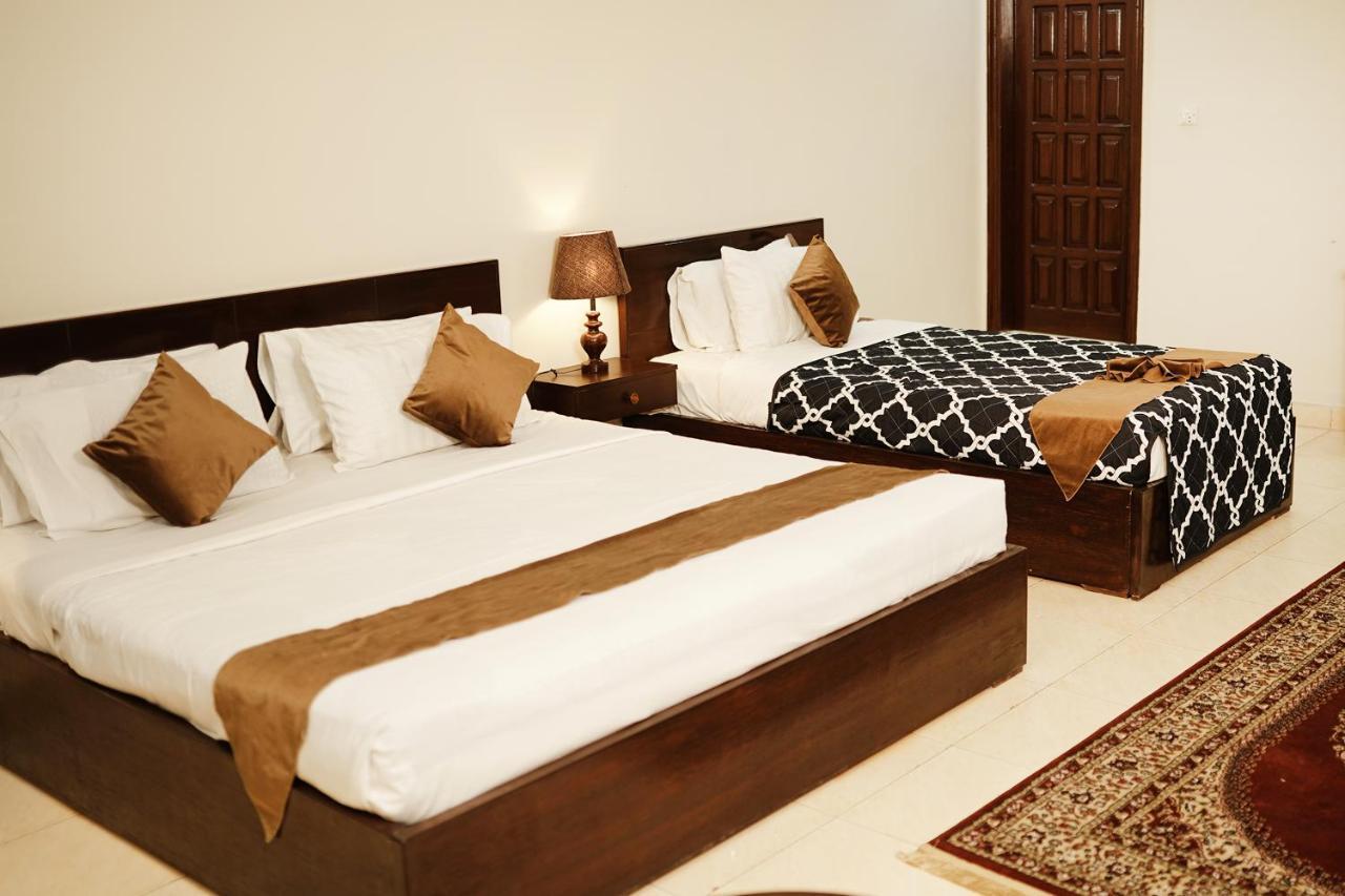 Diamond Lodge Karachi Esterno foto