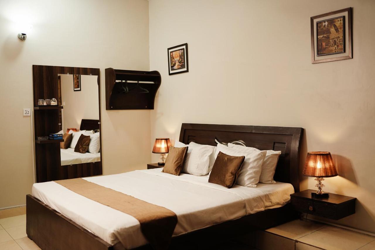 Diamond Lodge Karachi Esterno foto