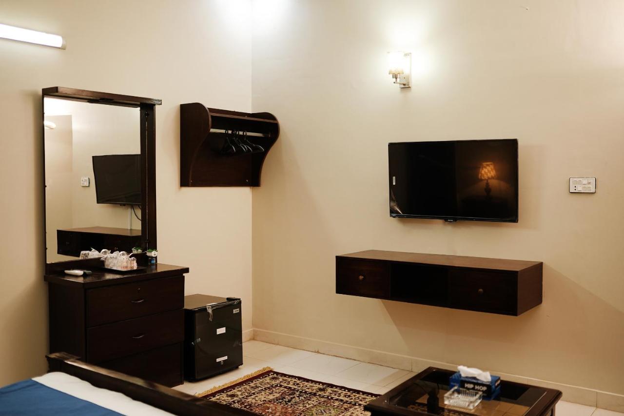 Diamond Lodge Karachi Esterno foto
