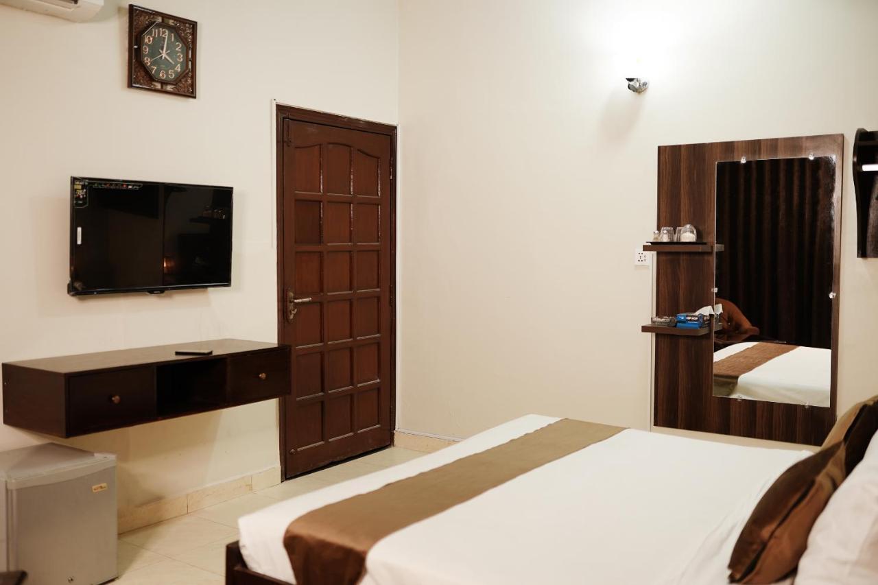 Diamond Lodge Karachi Esterno foto